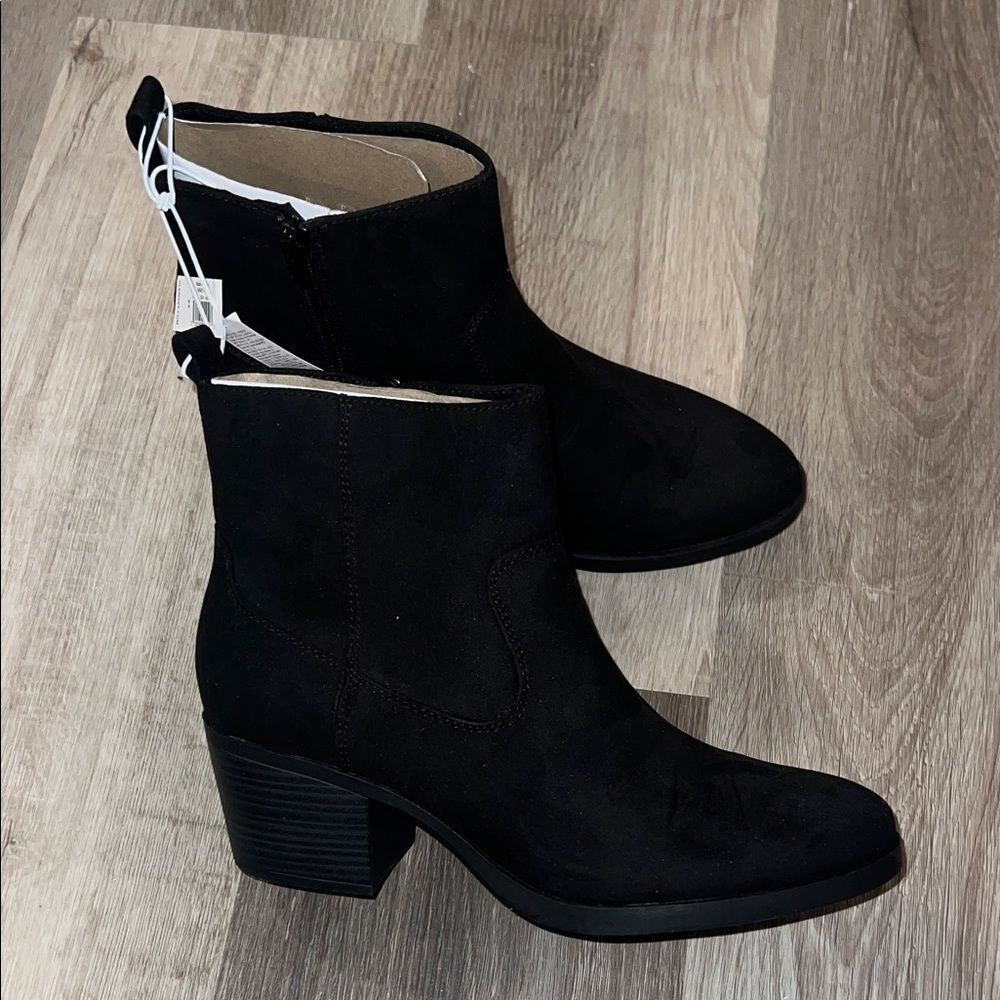 Old Navy Black Heeled Boots for Women